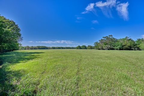 Photo of 1 Lcr 800, Groesbeck, TX 76642 (MLS # 40683792)
