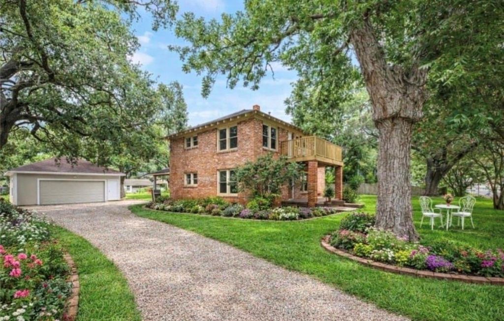 Photo of 212 W Alabama Street, Wharton, TX 77488 (MLS # 15614883)