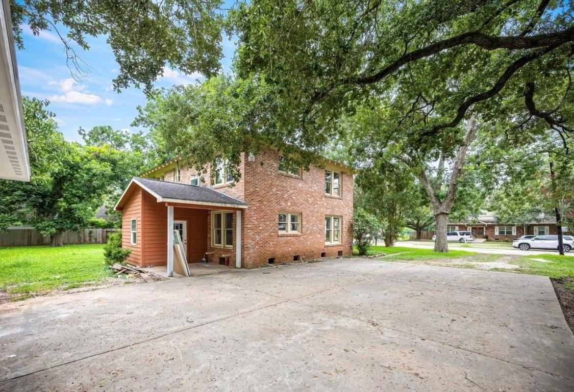 212 W Alabama Street