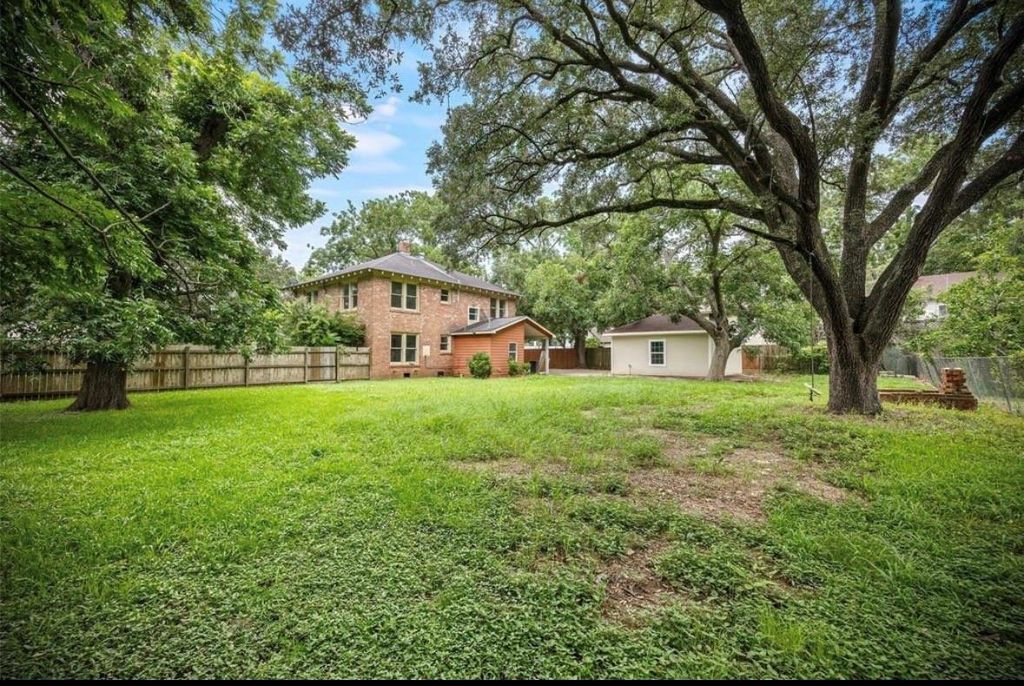 Photo of 212 W Alabama Street, Wharton, TX 77488 (MLS # 15614883)