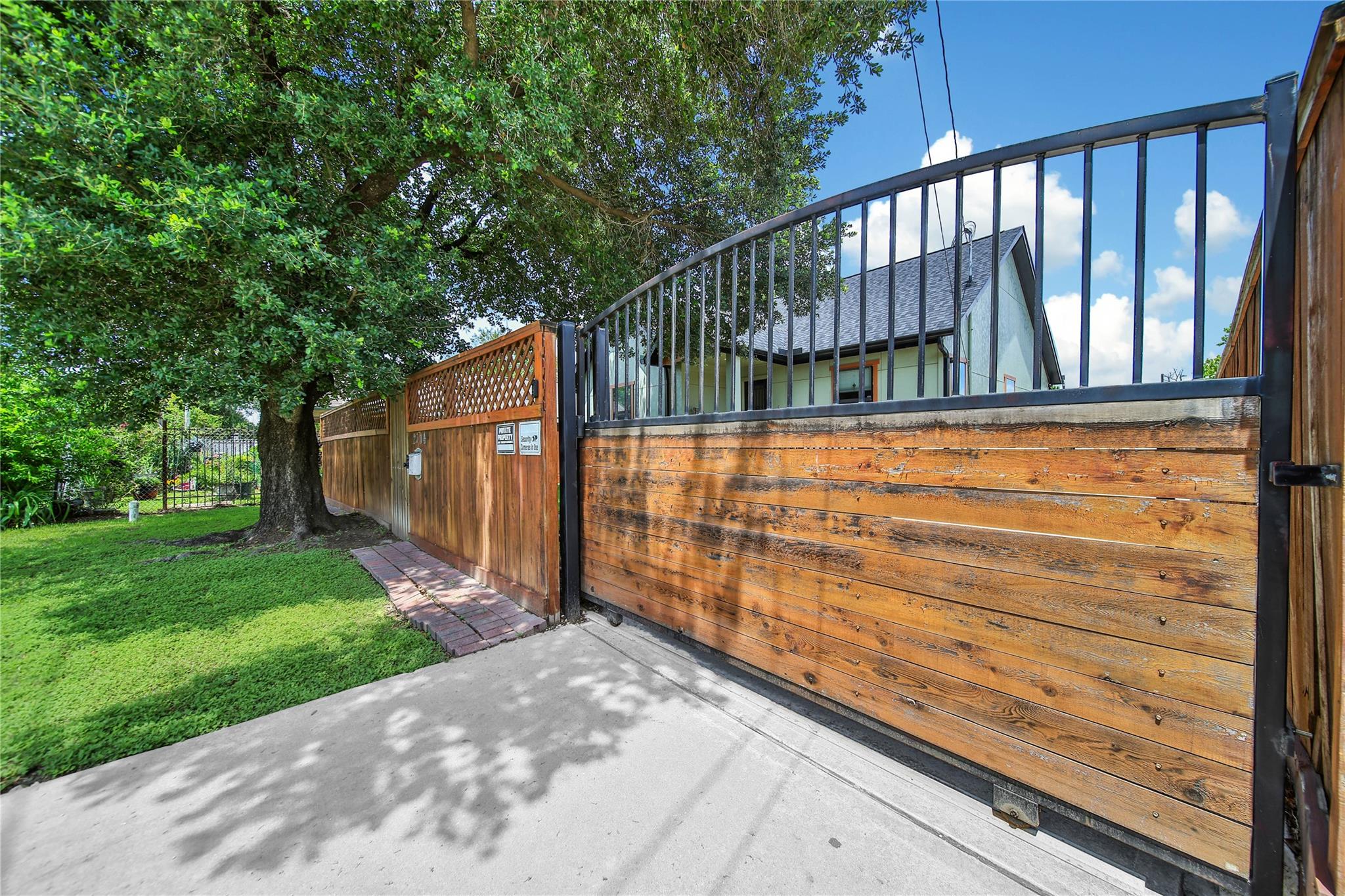 2314 Carr Street