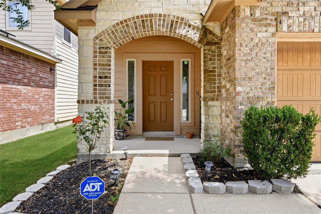 Photo of 12931 Fenland Field Lane, Houston, TX 77047 (MLS # 41536034)
