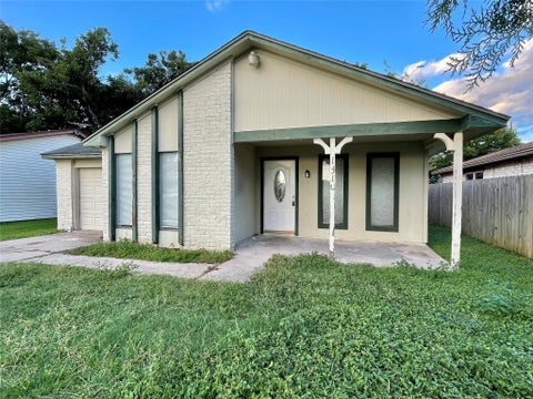 Photo of 1510 N Avenue Q, Freeport, TX 77541 (MLS # 26871899)