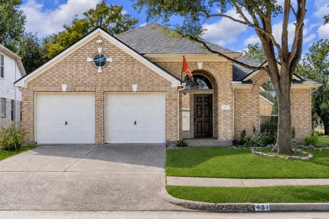Photo of 431 Cardinal Oaks, Kemah, TX 77565 (MLS # 96630040)
