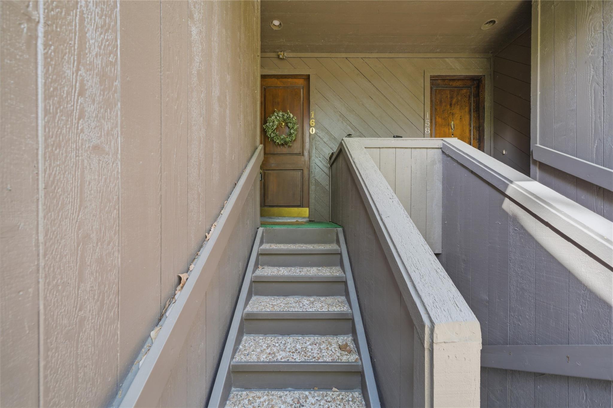 160 Litchfield Lane