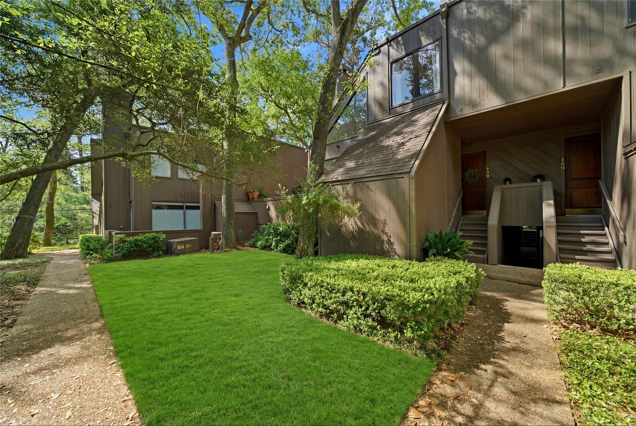 160 Litchfield Lane