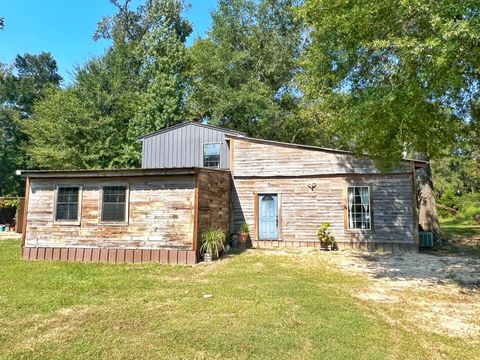 Photo of 2599 Cr 131, Centerville, TX 75833 (MLS # 82427333) Photo of 2599 Cr 131, Centerville, TX 75833 (MLS # 82427333)