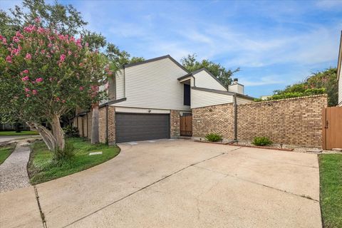 Photo of 16607 Sunlight Way, Houston, TX 77058 (MLS # 74257331)