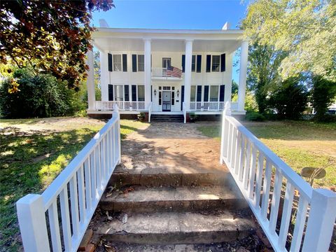 Photo of 214 W Robert Toombs Avenue, Washington, GA 30673 (MLS # 29959945)