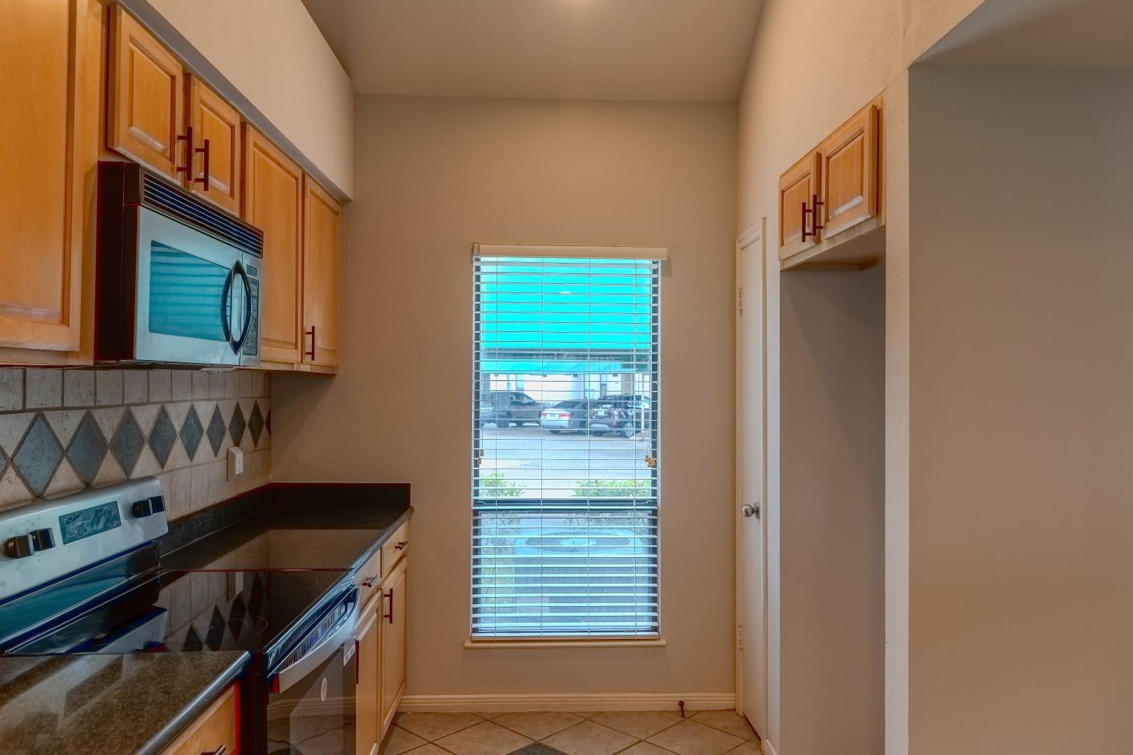 4144 Greystone Way 702