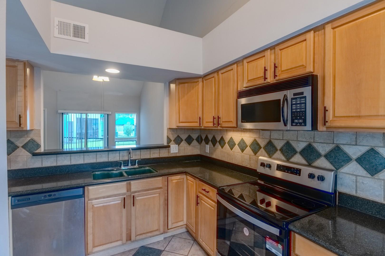 4144 Greystone Way 702