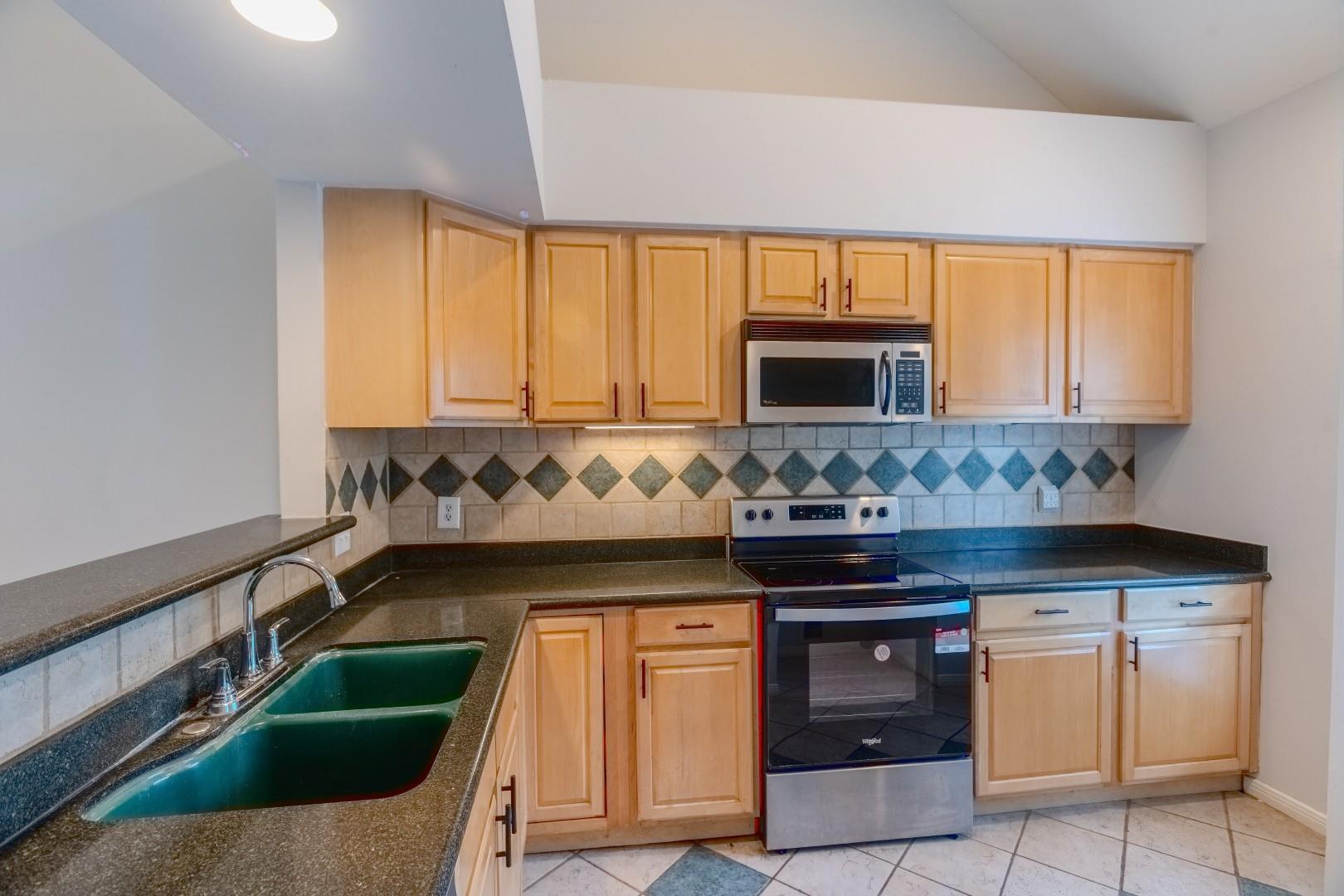 4144 Greystone Way 702