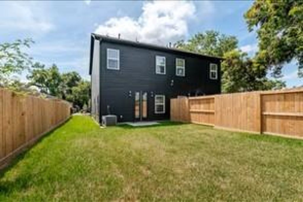 Photo of 964 Lucky Street #B, Houston, TX 77088 (MLS # 88656466)