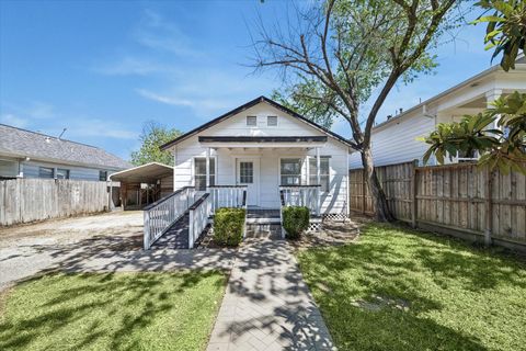 Photo of 1204 Cordell Street, Houston, TX 77009 (MLS # 80001491)