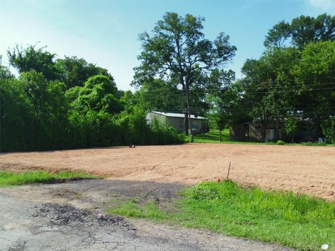 10719 Pine Street Willis TX 77318