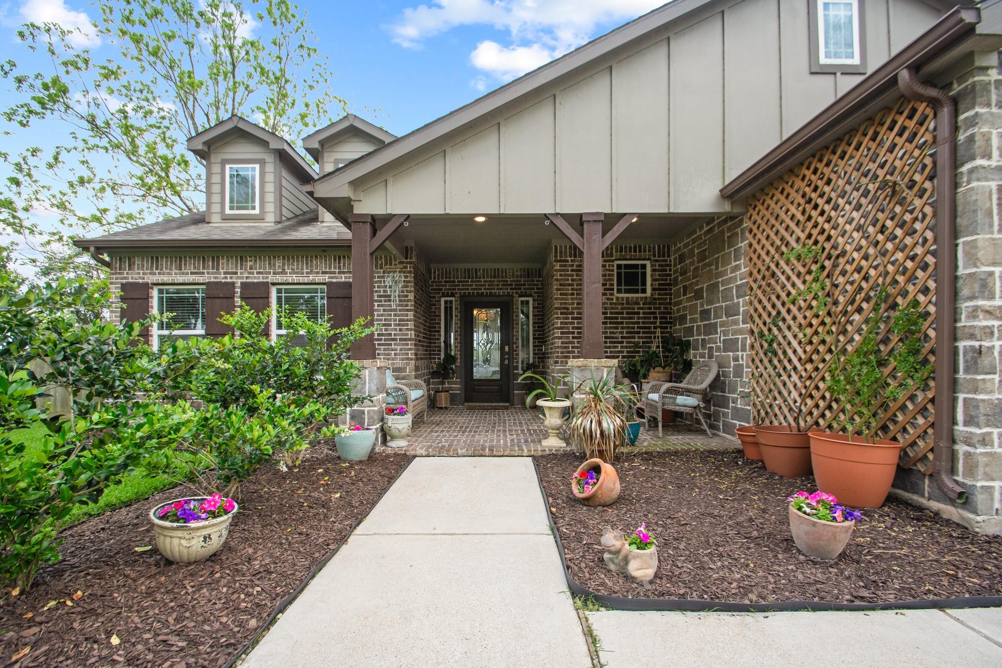 233 Twin Lakes Boulevard