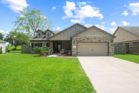 Photo of 233 Twin Lakes Boulevard, West Columbia, TX 77486 (MLS # 2309654)