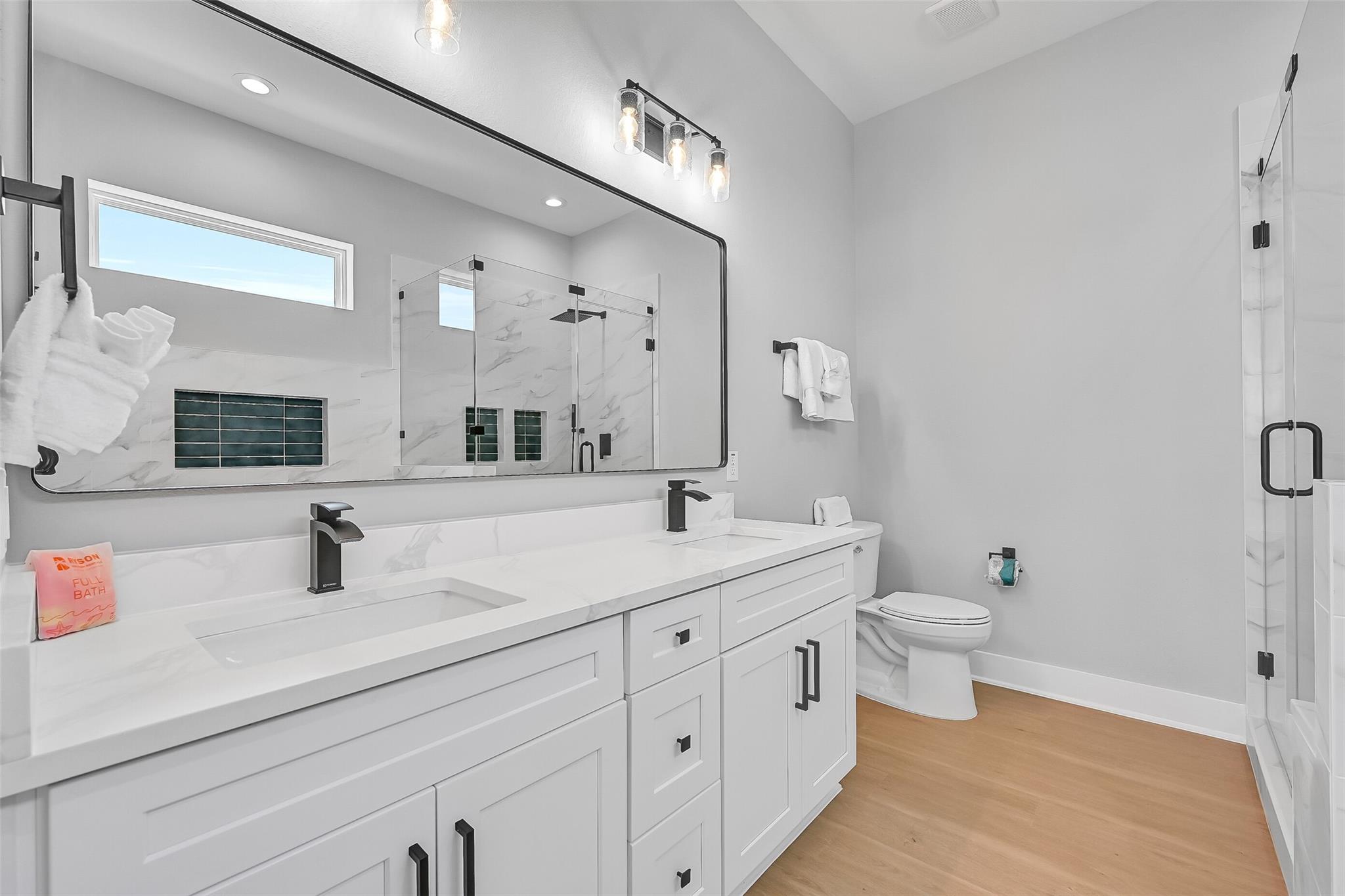 Jamaica Beach, Texas, 77554, United States, 5 Bedrooms Bedrooms, ,5 BathroomsBathrooms,Residential,Active,2039068
