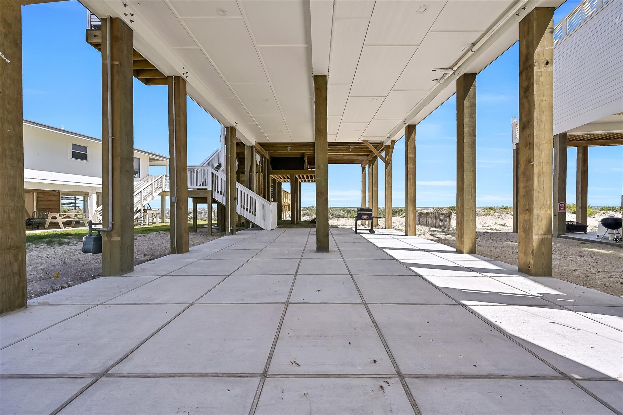 Jamaica Beach, Texas, 77554, United States, 5 Bedrooms Bedrooms, ,5 BathroomsBathrooms,Residential,Active,2039068