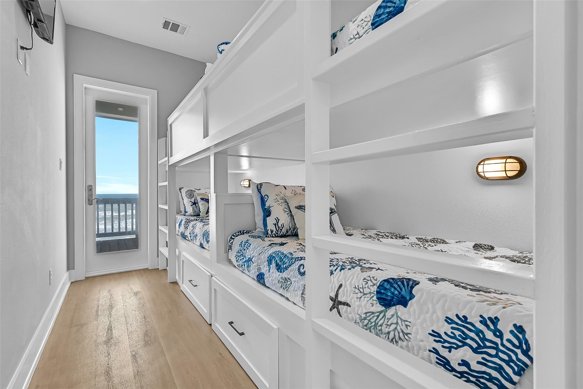 Jamaica Beach, Texas, 77554, United States, 5 Bedrooms Bedrooms, ,5 BathroomsBathrooms,Residential,Active,2039068
