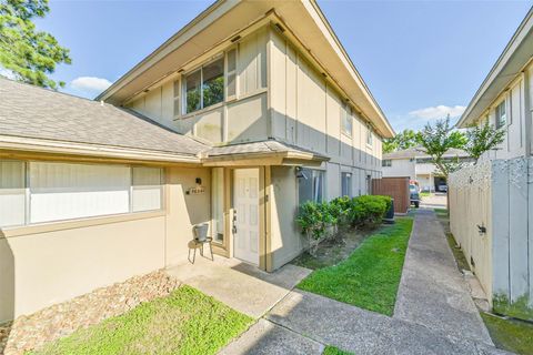 Photo of 5634 Birchmont Drive #22, Houston, TX 77091 (MLS # 28066938)