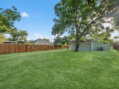 Tiny photo for 114 Weldon Street, South Houston, TX 77587 (MLS # 30783591)
