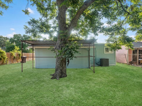 Tiny photo for 114 Weldon Street, South Houston, TX 77587 (MLS # 30783591)