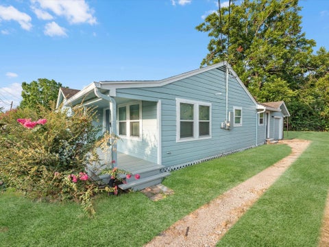Tiny photo for 114 Weldon Street, South Houston, TX 77587 (MLS # 30783591)