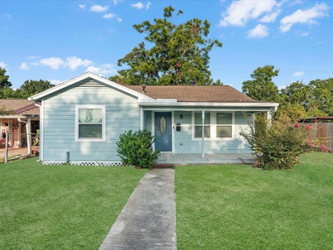 Photo of 114 Weldon Street, South Houston, TX 77587 (MLS # 30783591)