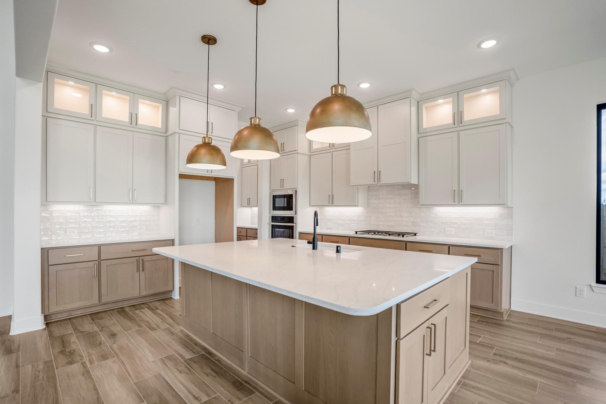18521 Crowned Connell Court