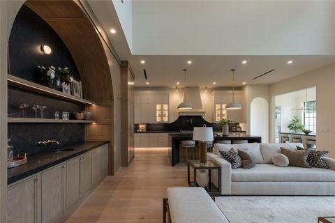 765 Sue Barnett Drive Houston TX 77018