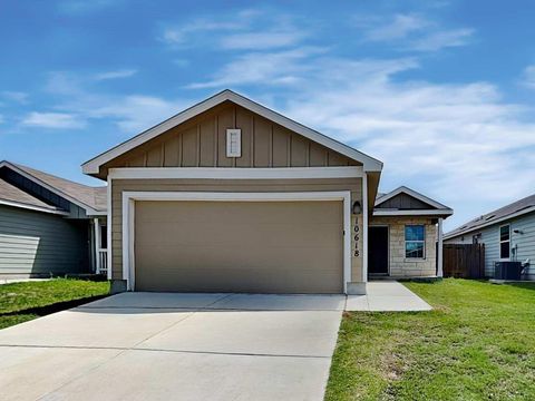 Photo of 10618 Varmus Dr Drive, San Antonio, TX 78109 (MLS # 923322)