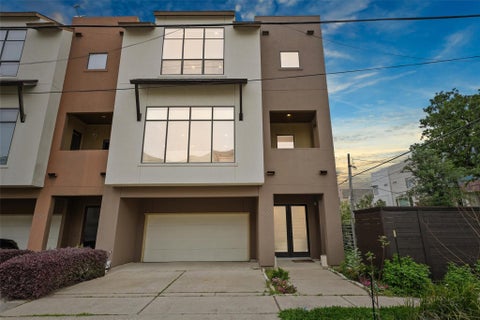 Townhouse For Sale - 5602 Blossom St St<br/> Harris County, Houston, TX 77007