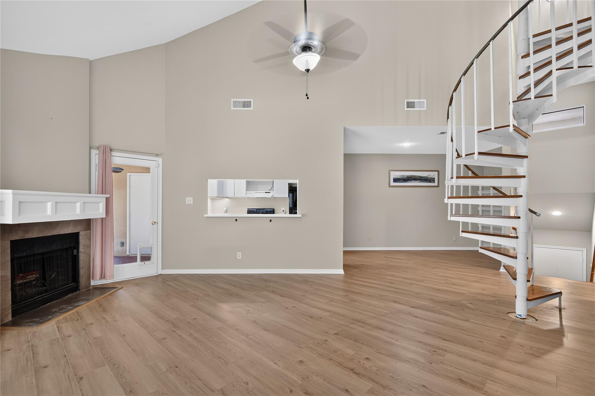 4144 Greystone Way 105