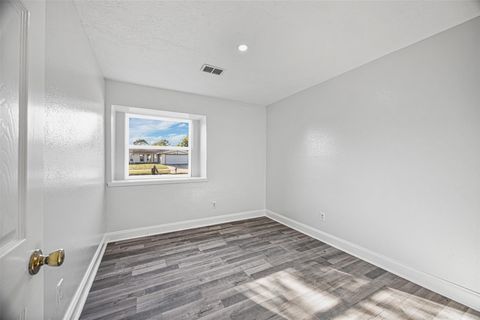 Tiny photo for 10407 Townhall Lane, Sugar Land, TX 77498 (MLS # 91102433)