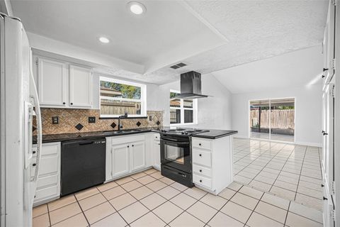 Tiny photo for 10407 Townhall Lane, Sugar Land, TX 77498 (MLS # 91102433)