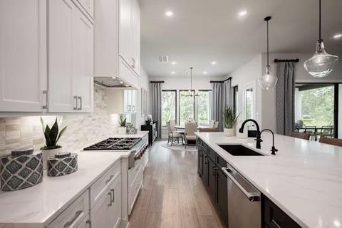 34 Cottonwood Lake Court Fulshear TX 77441