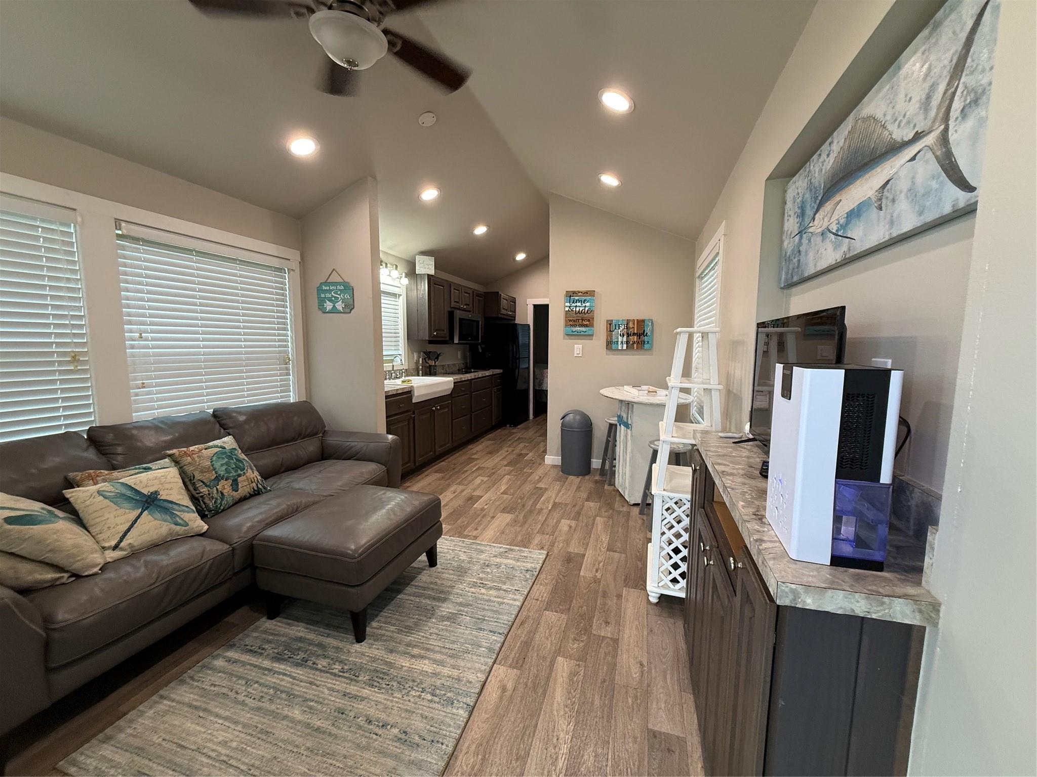 4806 Palm
