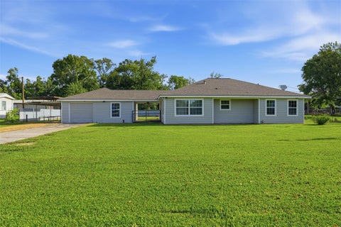 Photo of 212 Jones Road, Highlands, TX 77562 (MLS # 28347208)