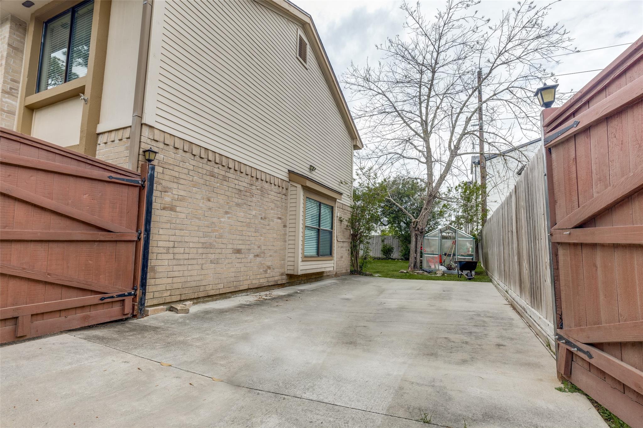 12407 Ravens Mate Drive