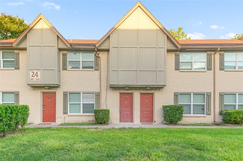 Photo of 1701 Upland Drive #198, Houston, TX 77043 (MLS # 66153587)
