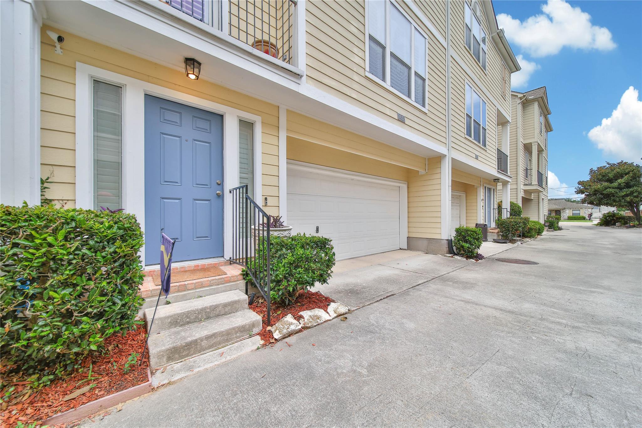 1612 W 25th Street