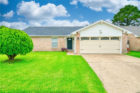 Photo of 1323 Oakengates Drive, Houston, TX 77015 (MLS # 44690311)