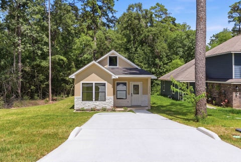 Photo of 15290 Arrowhead Loop W, Willis, TX 77378 (MLS # 66123331)