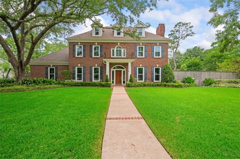 Photo of 1 Ourlane Court, Houston, TX 77024 (MLS # 22151782)