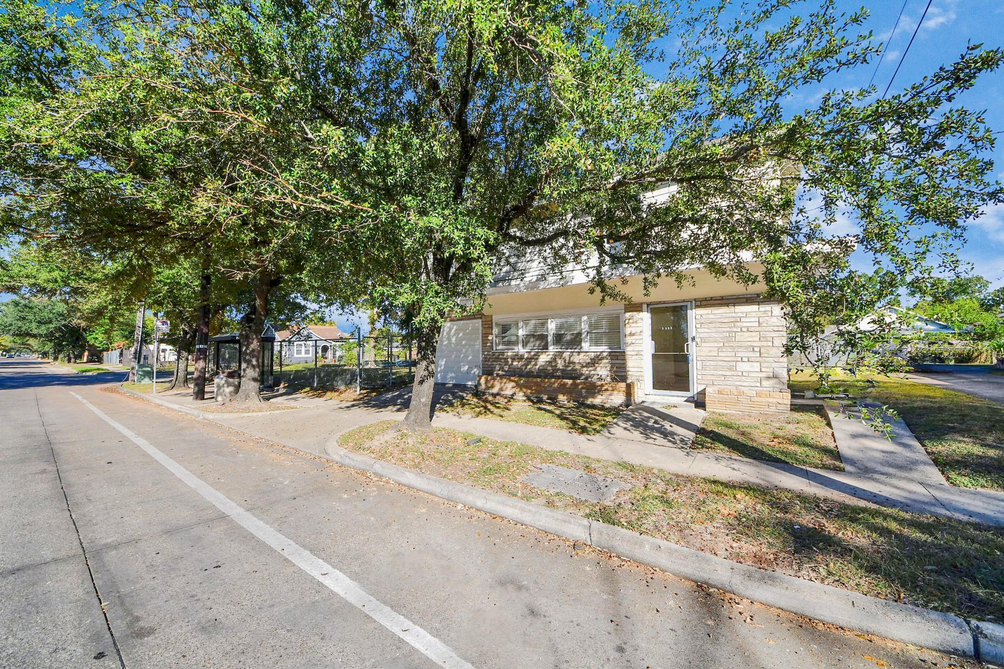 5303 Lyons Avenue 4