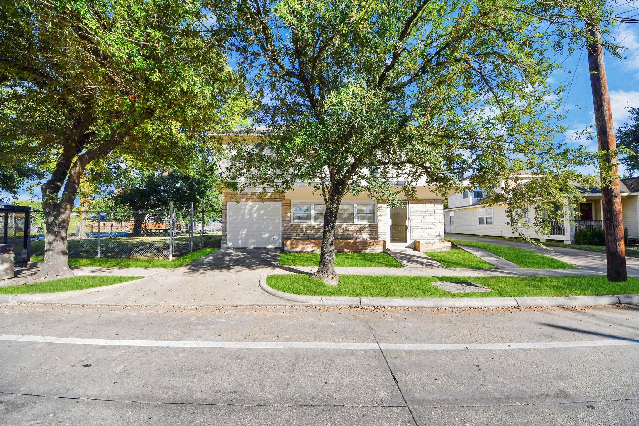 5303 Lyons Avenue 4