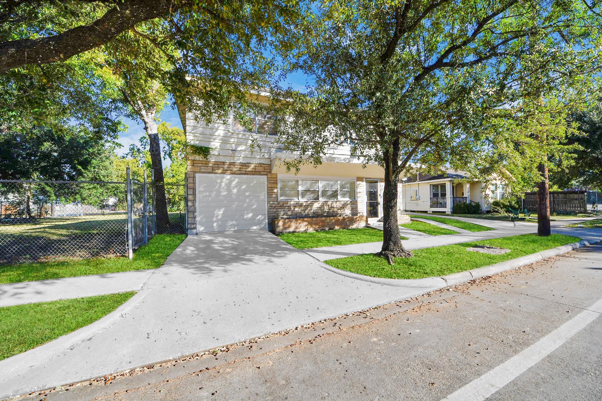 5303 Lyons Avenue 4