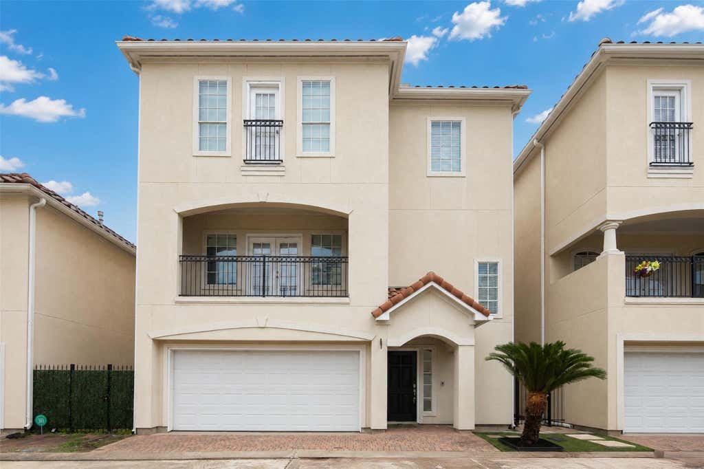 Photo of 6111 Windwater Pointe, Houston, TX 77036 (MLS # 49452272)
