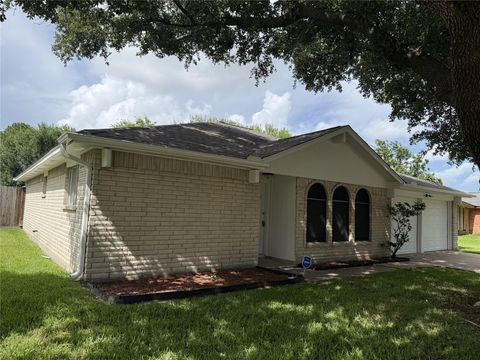 Photo of 8306 Bee Meadow Lane, Houston, TX 77489 (MLS # 76245729)